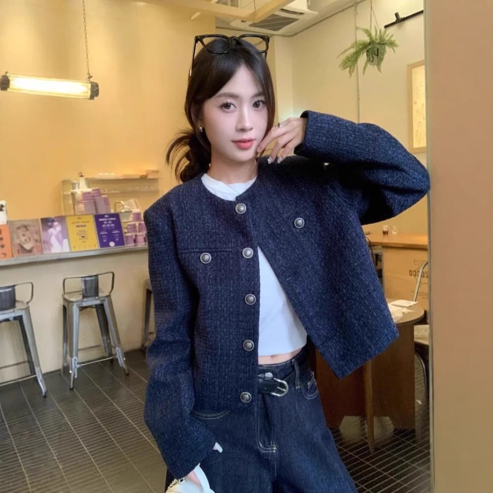 ネイビーコーデ 上品×カジュアルの絶妙バランス！ネイビーツイードジャケット