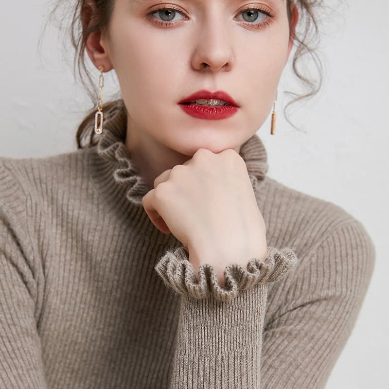 ネイビーコーデ フリル襟リブニットプルオーバー