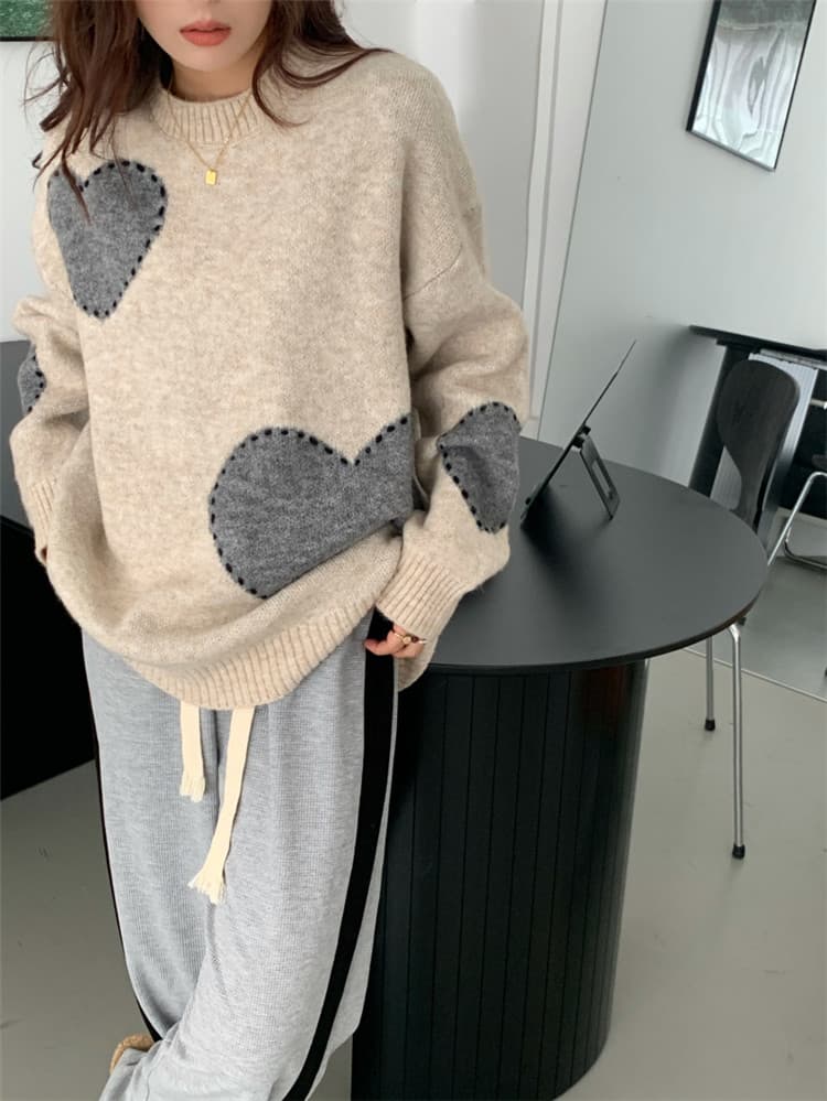 ネイビーコーデ 体型を選ばない暖か厚手長袖ニットトップス