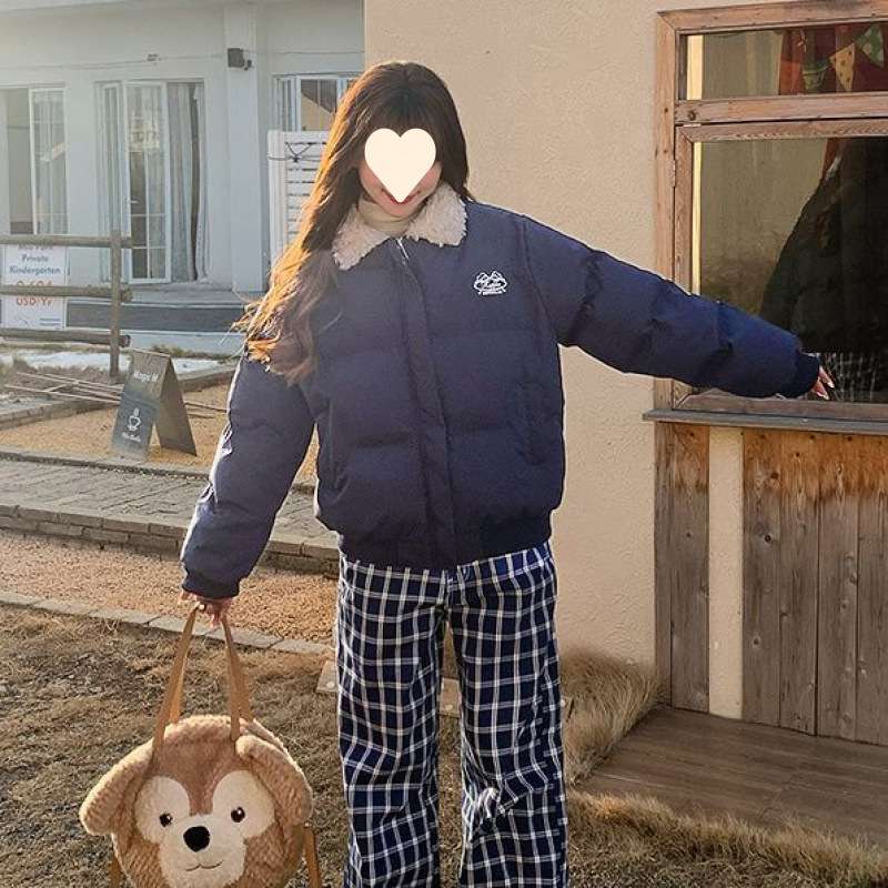 ネイビーコーデ もこもこ襟がかわいい！ネイビーショートダウンジャケット