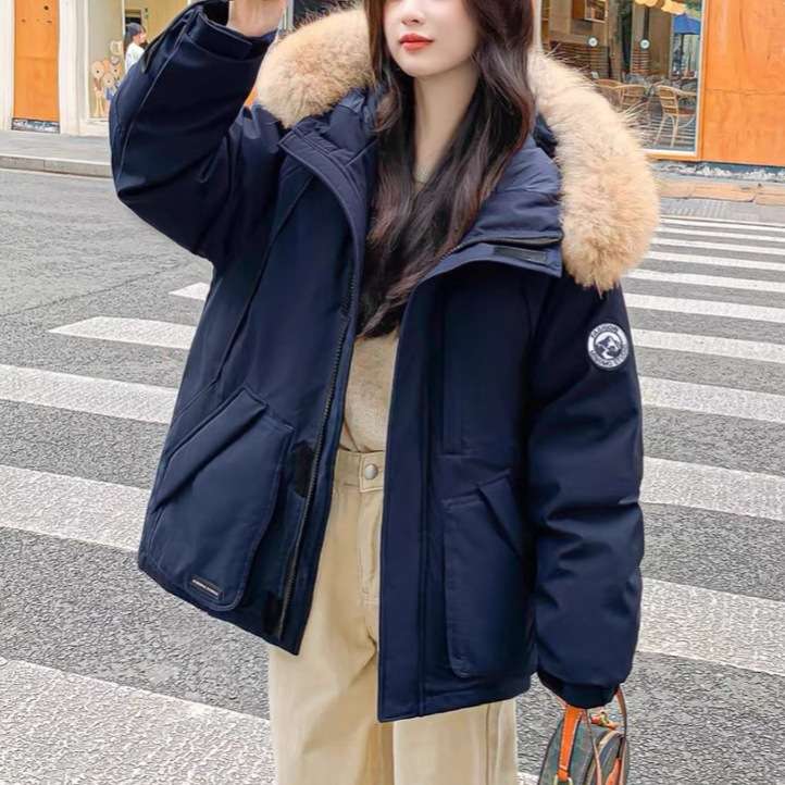 ネイビーコーデ ふわもこファー付きダウンコート