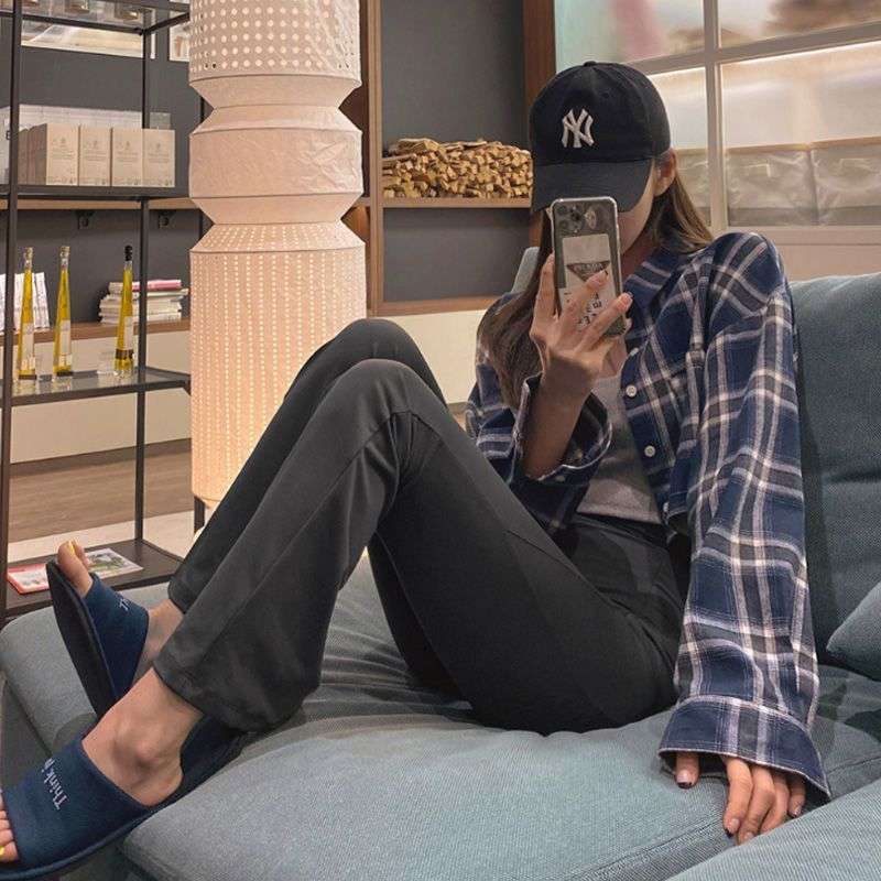 ネイビーコーデ くつろぎチェック柄シャツブラウス