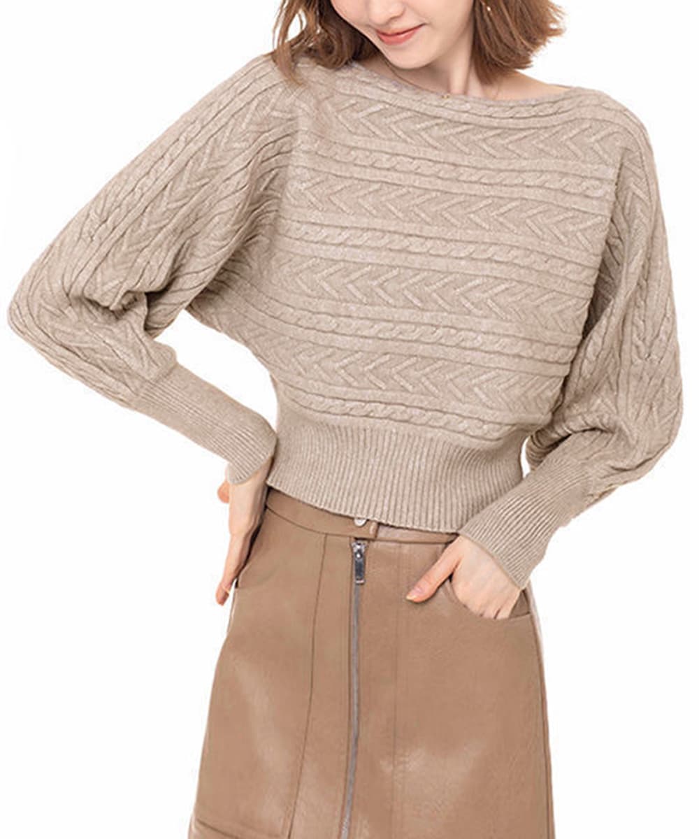 ネイビーコーデ ケーブル編みドルマンスリーブトップス