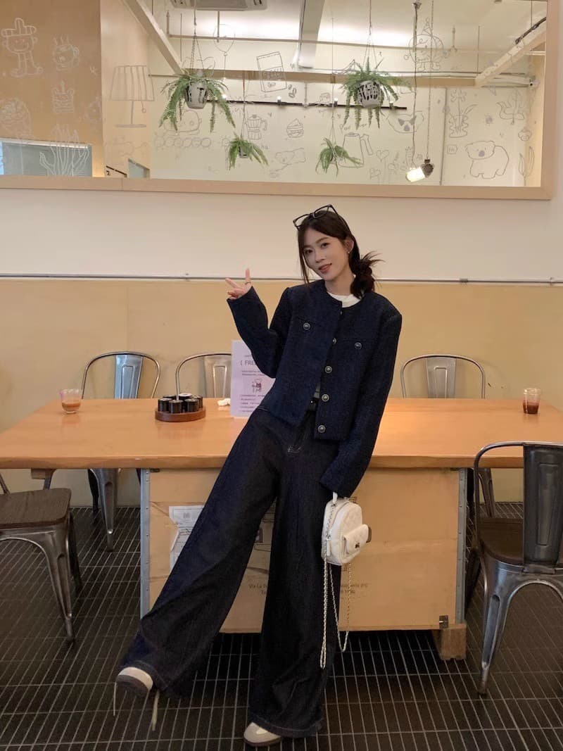 ネイビーコーデ 上品×カジュアルの絶妙バランス！ネイビーツイードジャケット