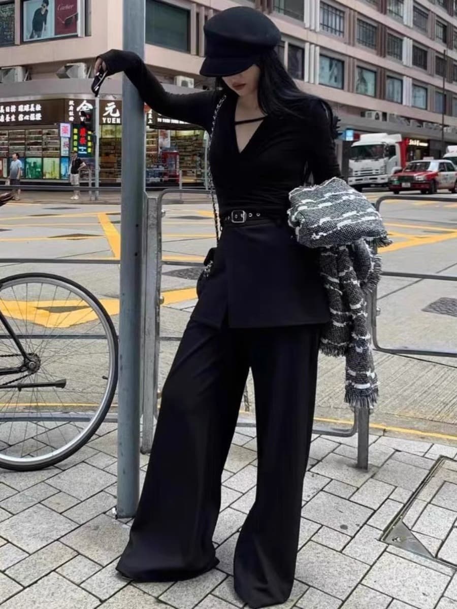 ネイビーコーデ ハイウエストスラックス風ワイドパンツ
