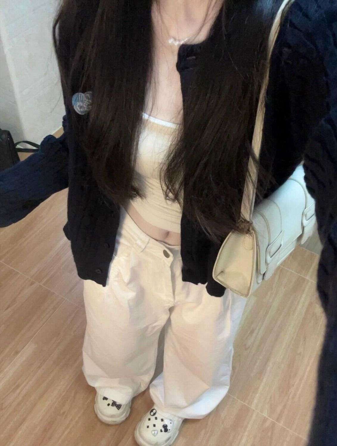 ネイビーコーデ シンプルカーディガン ベーシック