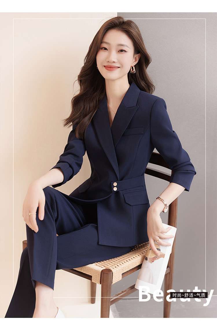 ネイビーコーデ 大人の洗練パンツスーツ セットアップ