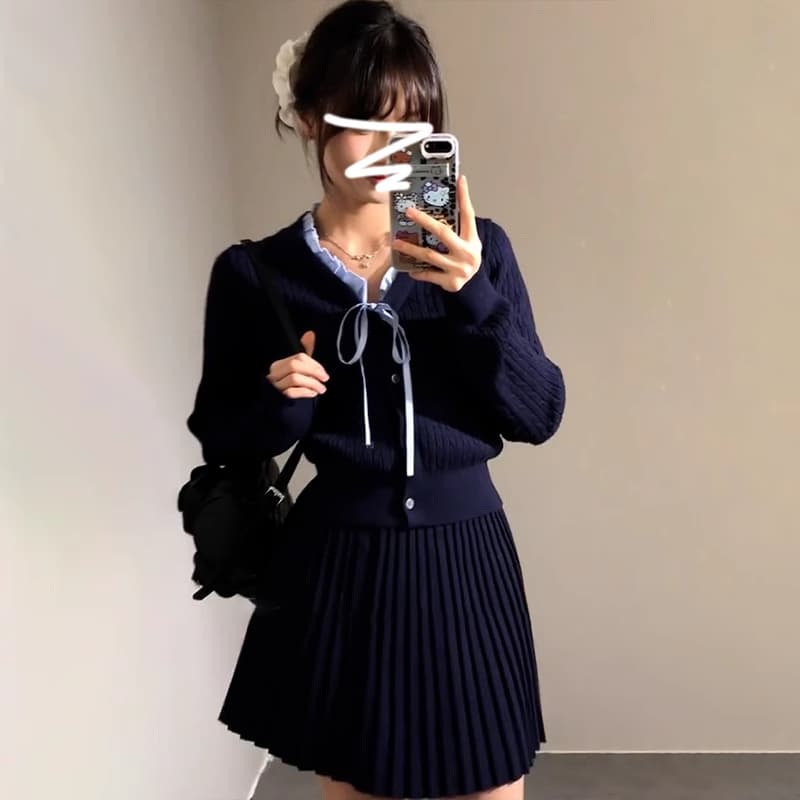ネイビーコーデ リボン付きプリーツセットアップ