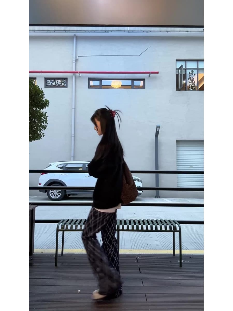ネイビーコーデ 格子柄ワイドパンツ