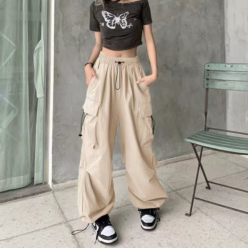 ネイビーコーデ ワイドシルエット多機能カーゴパンツ