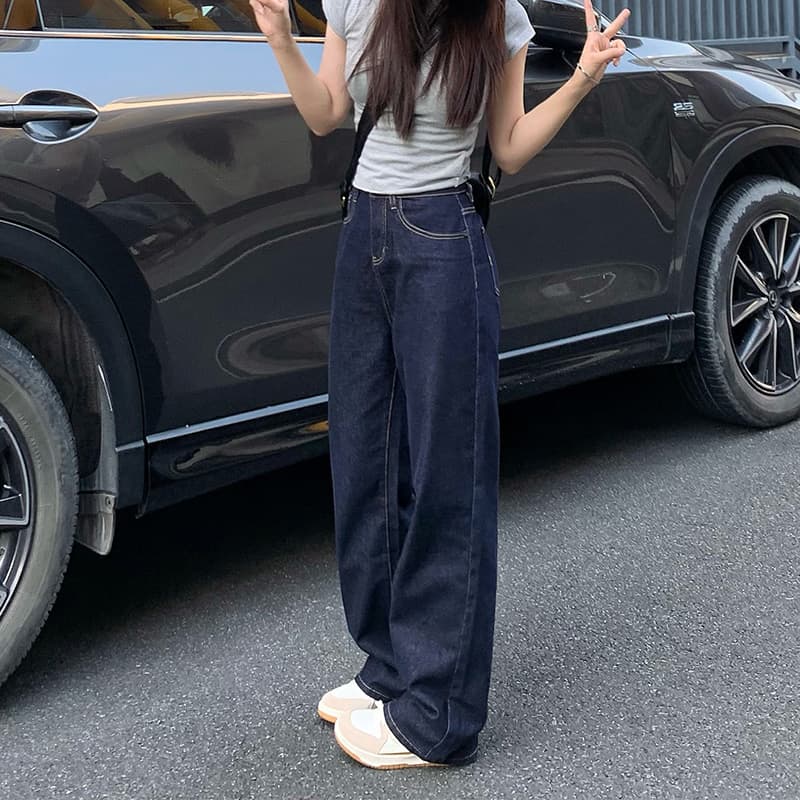 ネイビーコーデ ゆったりワイドデニムパンツ