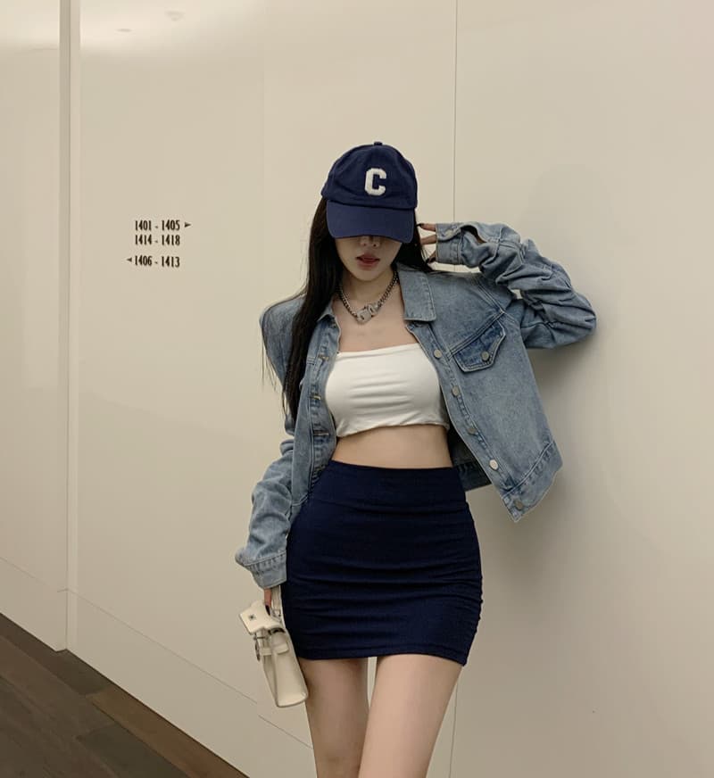 ネイビーコーデ なめらかドレープミニスカート