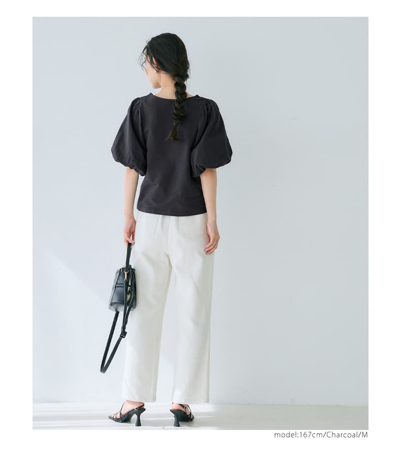 ネイビーコーデ ふんわり袖のシンプル上質パフスリーブTシャツ