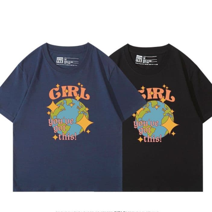 ネイビーコーデ 世界を応援する元気メッセージTシャツ