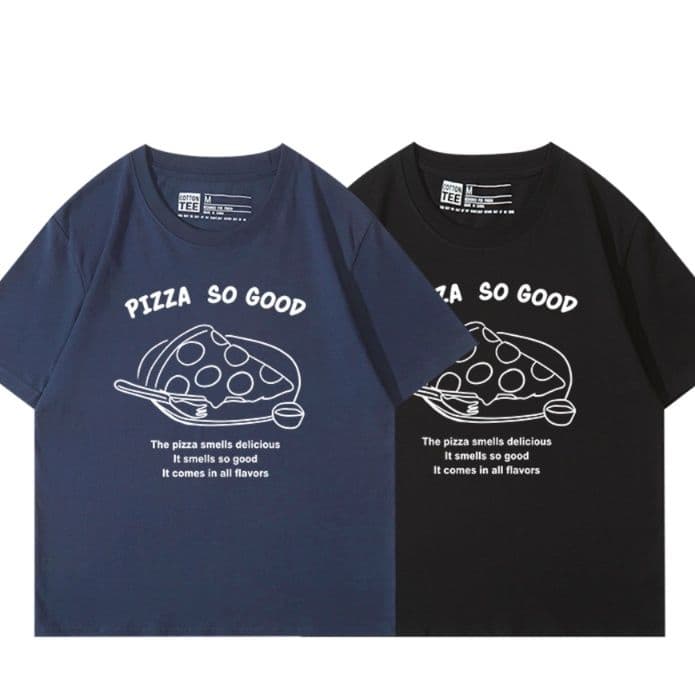 ネイビーコーデ おいしいピザ柄の半袖Tシャツ