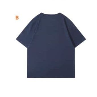 ネイビーコーデ おいしいピザ柄の半袖Tシャツ