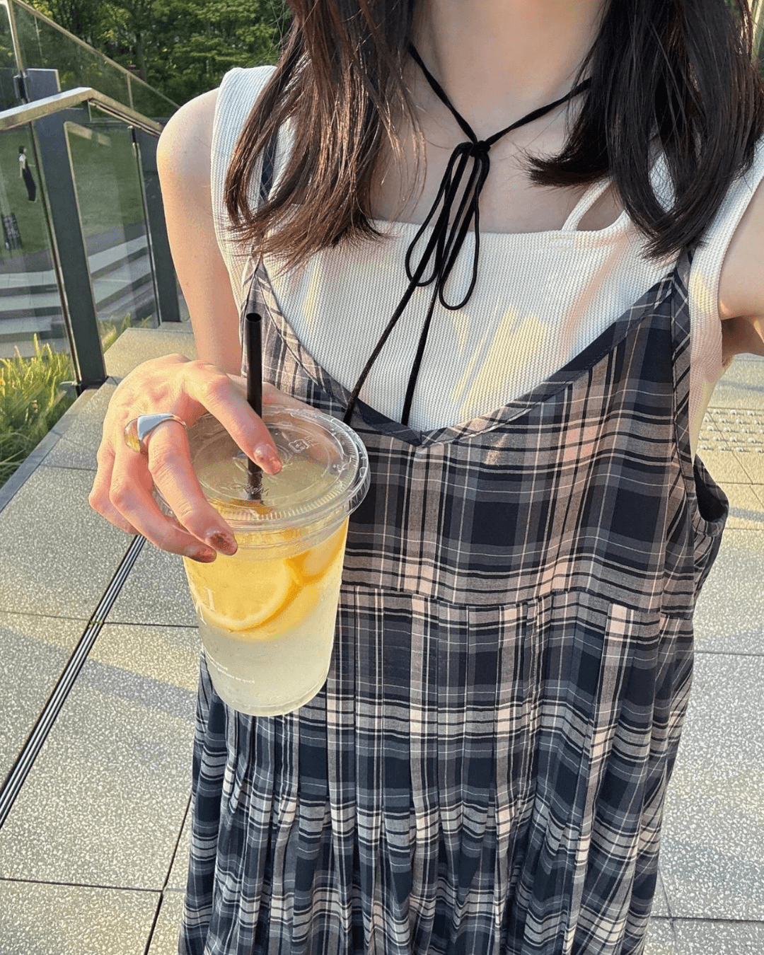 ネイビーコーデ 重ね着風チェック柄ロングキャミワンピース