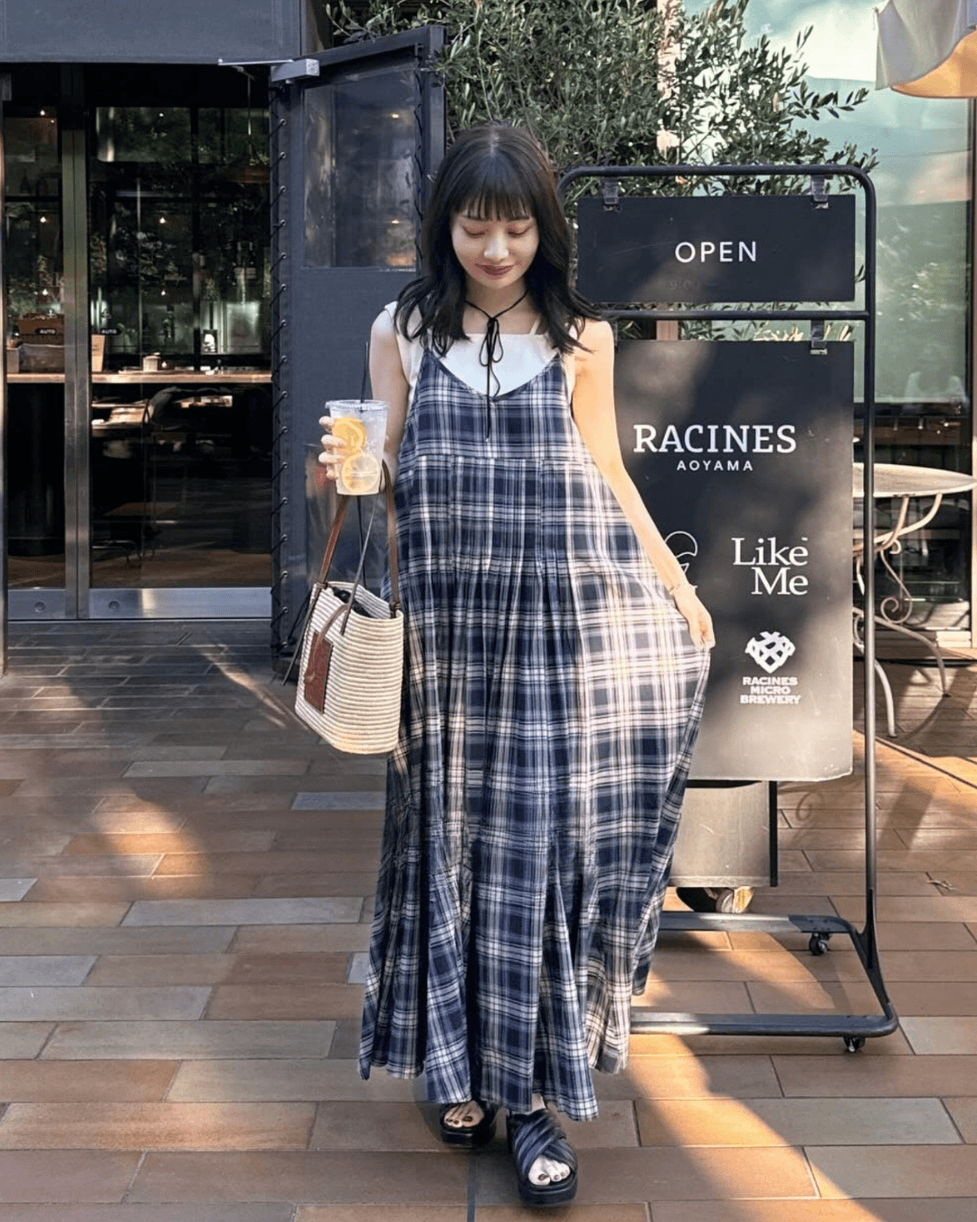 ネイビーコーデ 重ね着風チェック柄ロングキャミワンピース