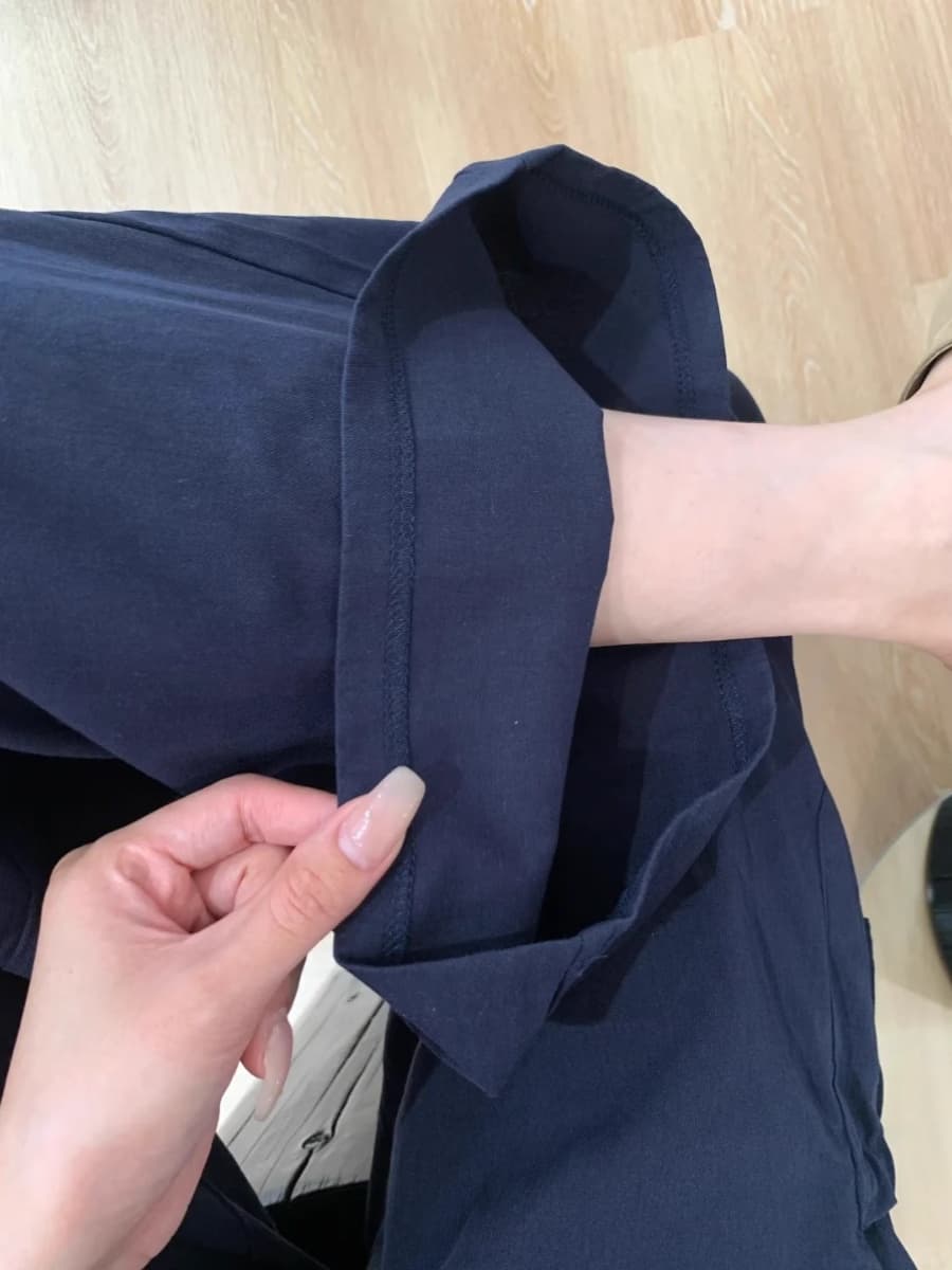 ネイビーコーデ ウエスト紐付き やわらかドレープワイドパンツ