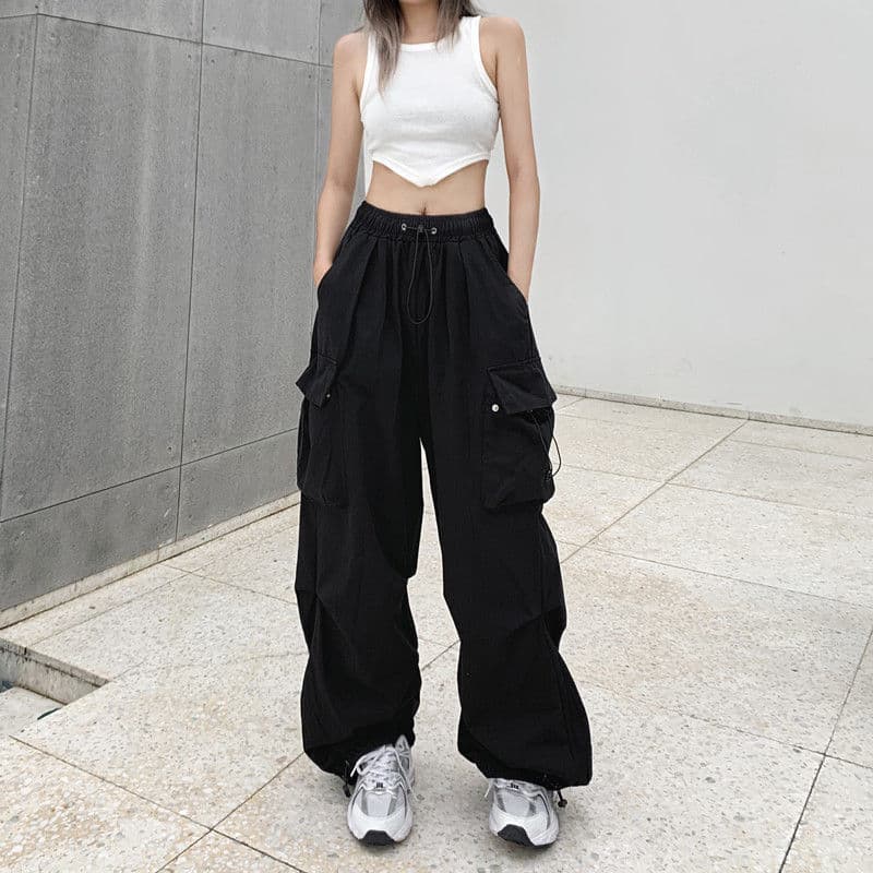 ネイビーコーデ ワイドシルエット多機能カーゴパンツ
