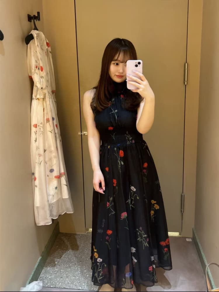 ネイビーコーデ 花の綾織り ノースリーブロングワンピース