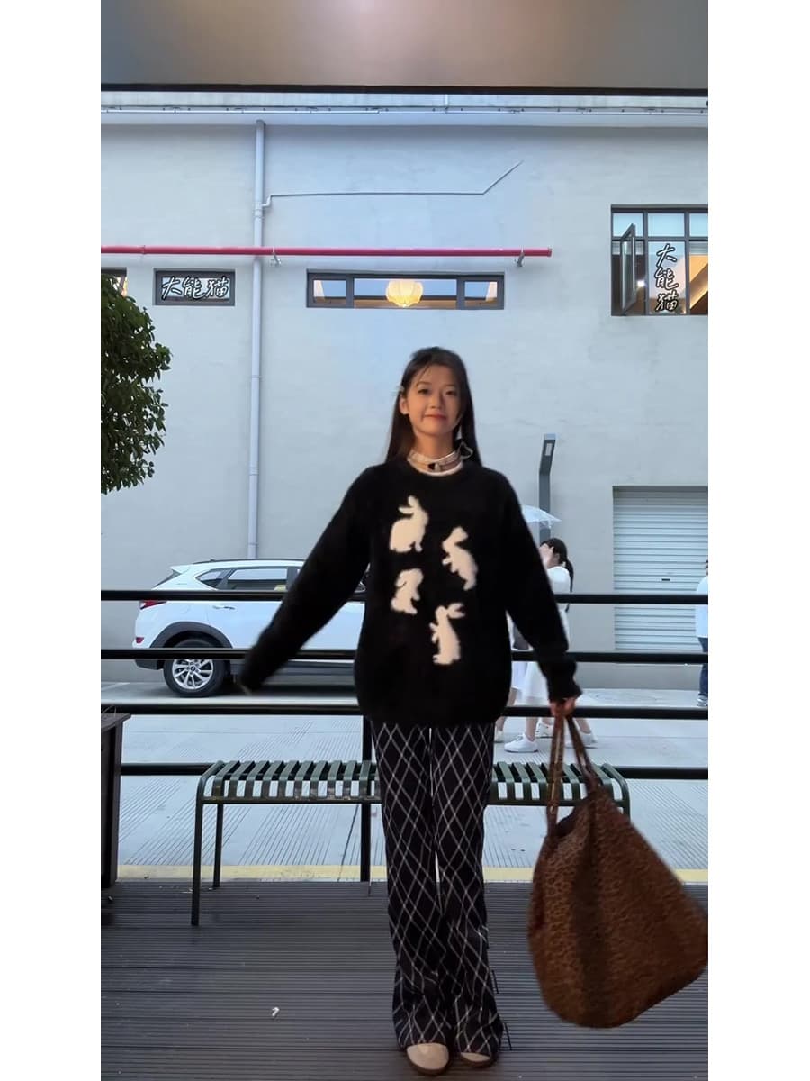 ネイビーコーデ 格子柄ワイドパンツ