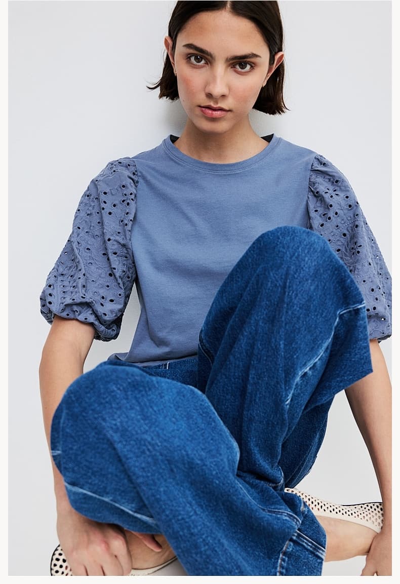 ネイビーコーデ ふんわりパフスリーブ半袖Tシャツ