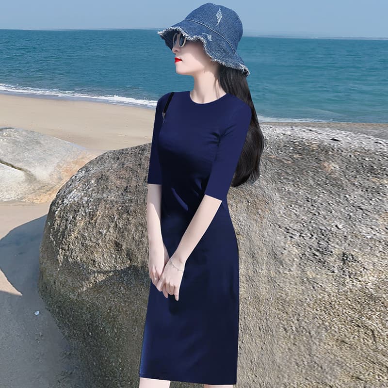 ネイビーコーデ 夏の優美シンプルワンピース