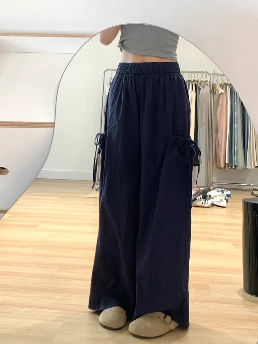 ネイビーコーデ ウエスト紐付き やわらかドレープワイドパンツ