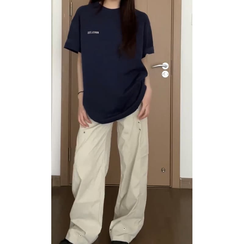ネイビーコーデ シンプル文字入りゆったり半袖