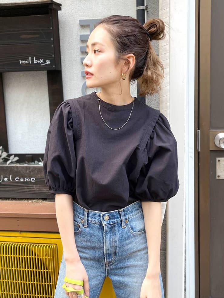 ネイビーコーデ ふんわり袖のパフスリーブデザイン半袖Tシャツ
