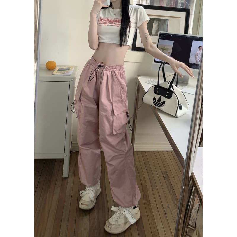 ネイビーコーデ ワイドシルエット多機能カーゴパンツ