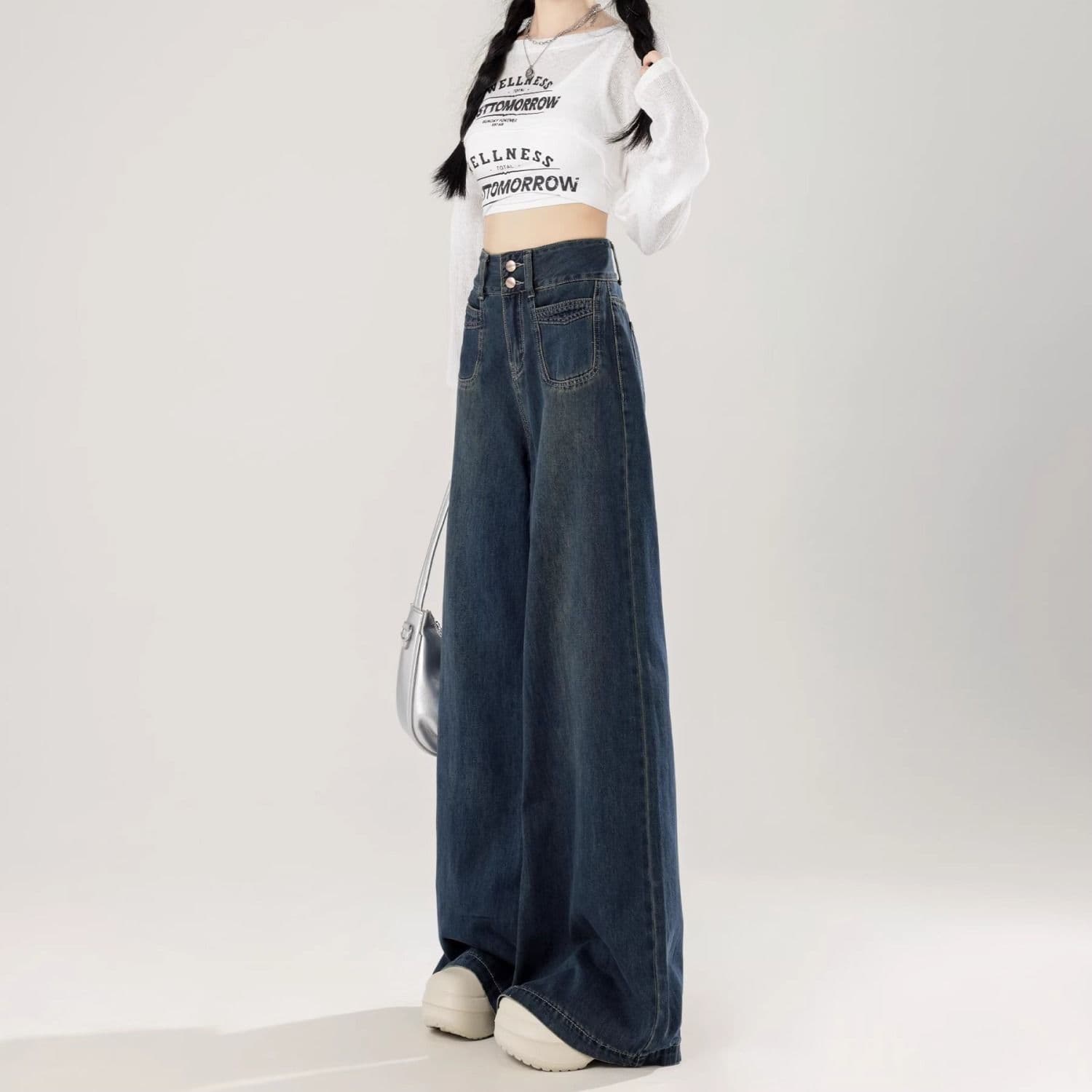 ネイビーコーデ ハイウエストフレアデニムパンツ