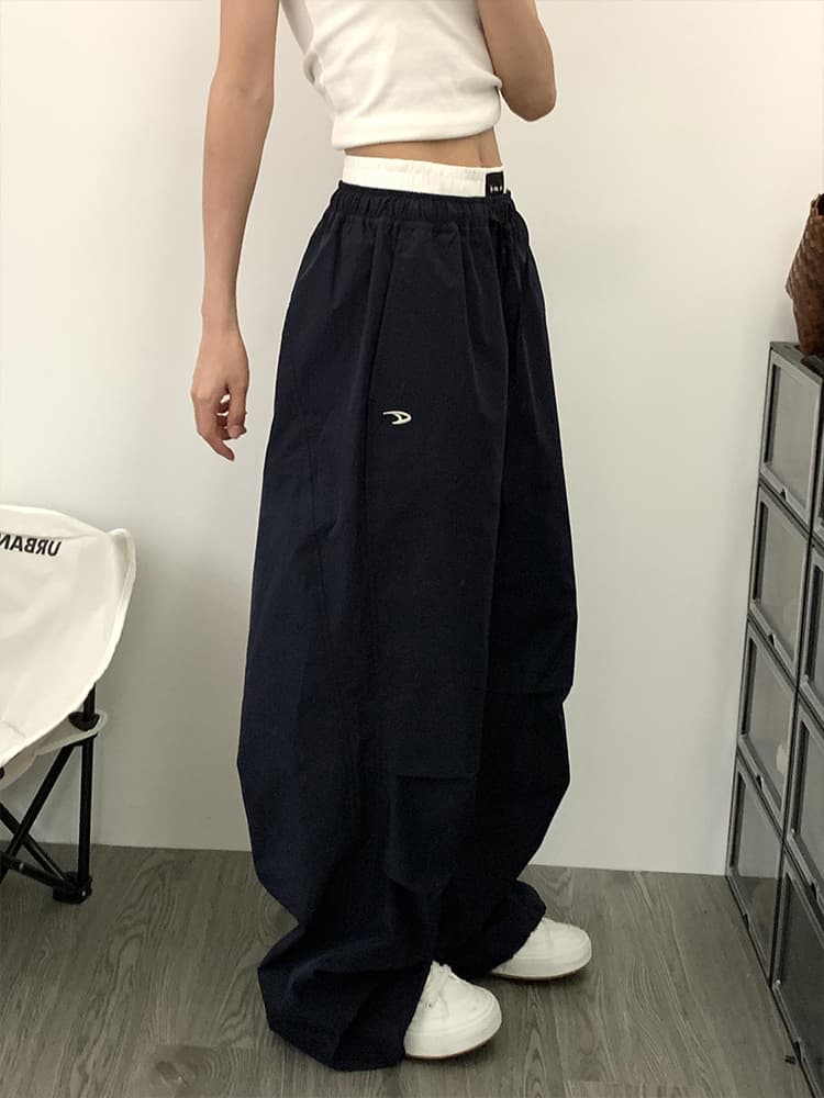 ネイビーコーデ ゆったりワイドシルエットイージーパンツ