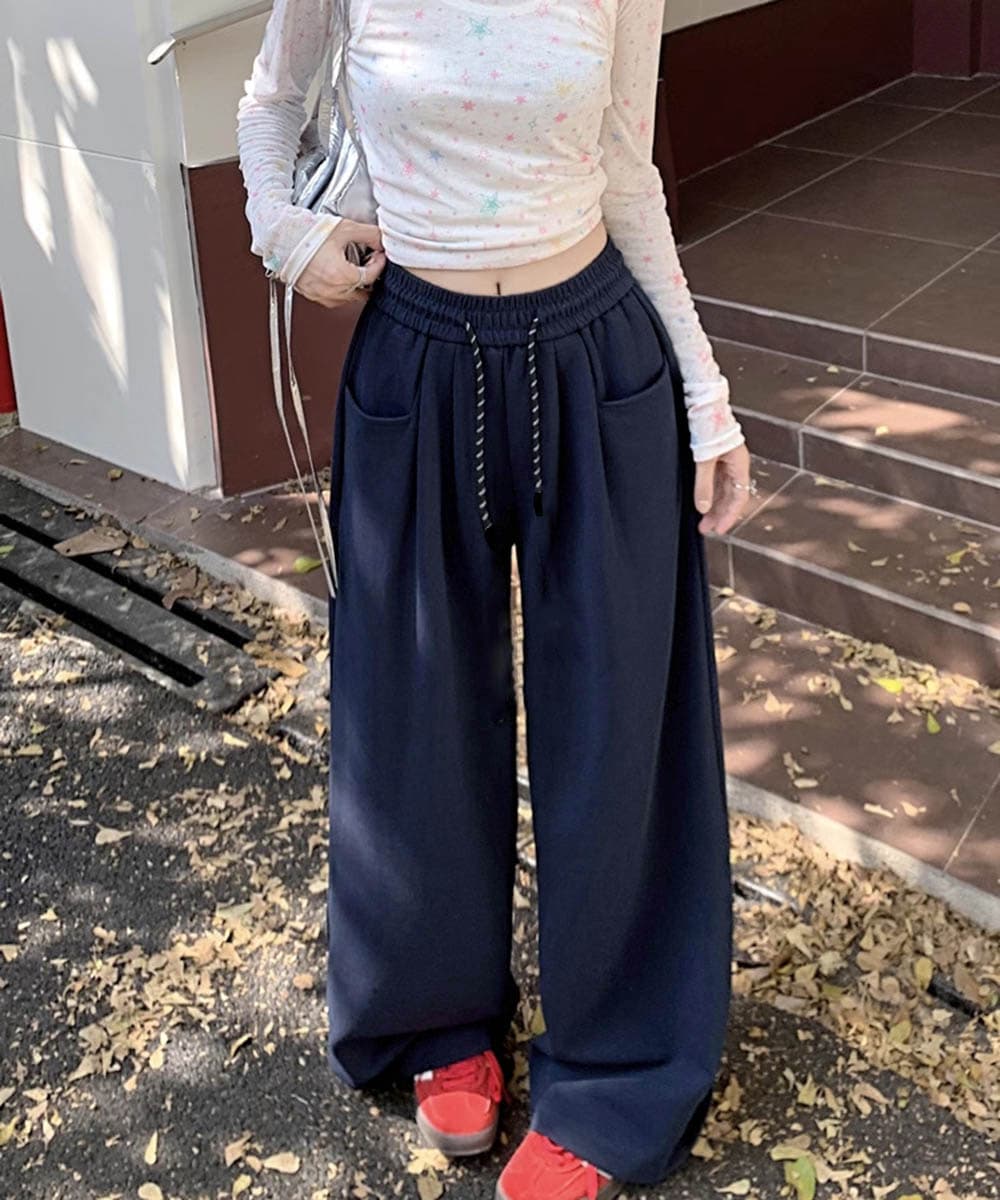 ネイビーコーデ ゆったり体型カバーワイドパンツ