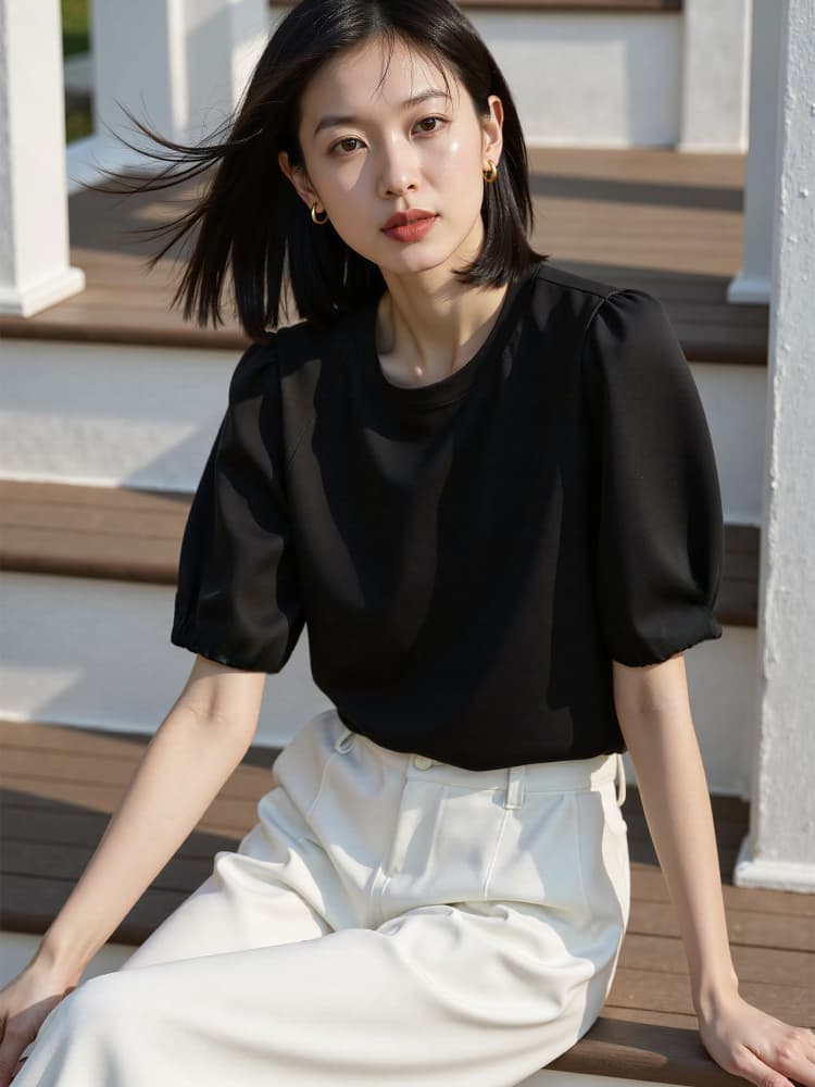 ネイビーコーデ パフスリーブ優美シルエットTシャツ